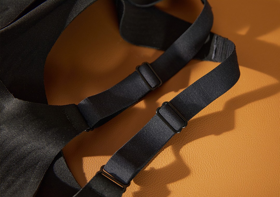 Adjustable shoulder straps wireless bra