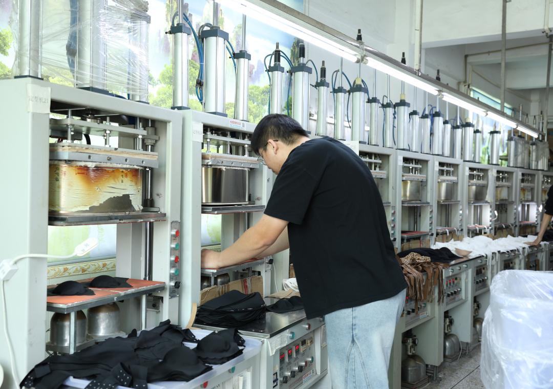 7 معايير أساسية لتقييم مصنع موثوق لتصنيع الملابس الداخلية الأصلية